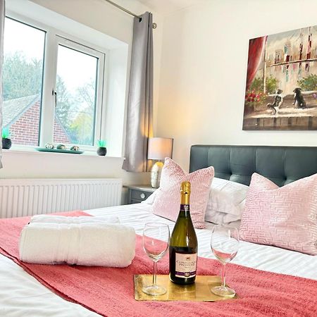 Walnut Flats-F5, Stylish 1-Bedroom - Parking, Netflix, Wifi - Close To Oxford, Bicester & Blenheim Palace Kidlington Bagian luar foto