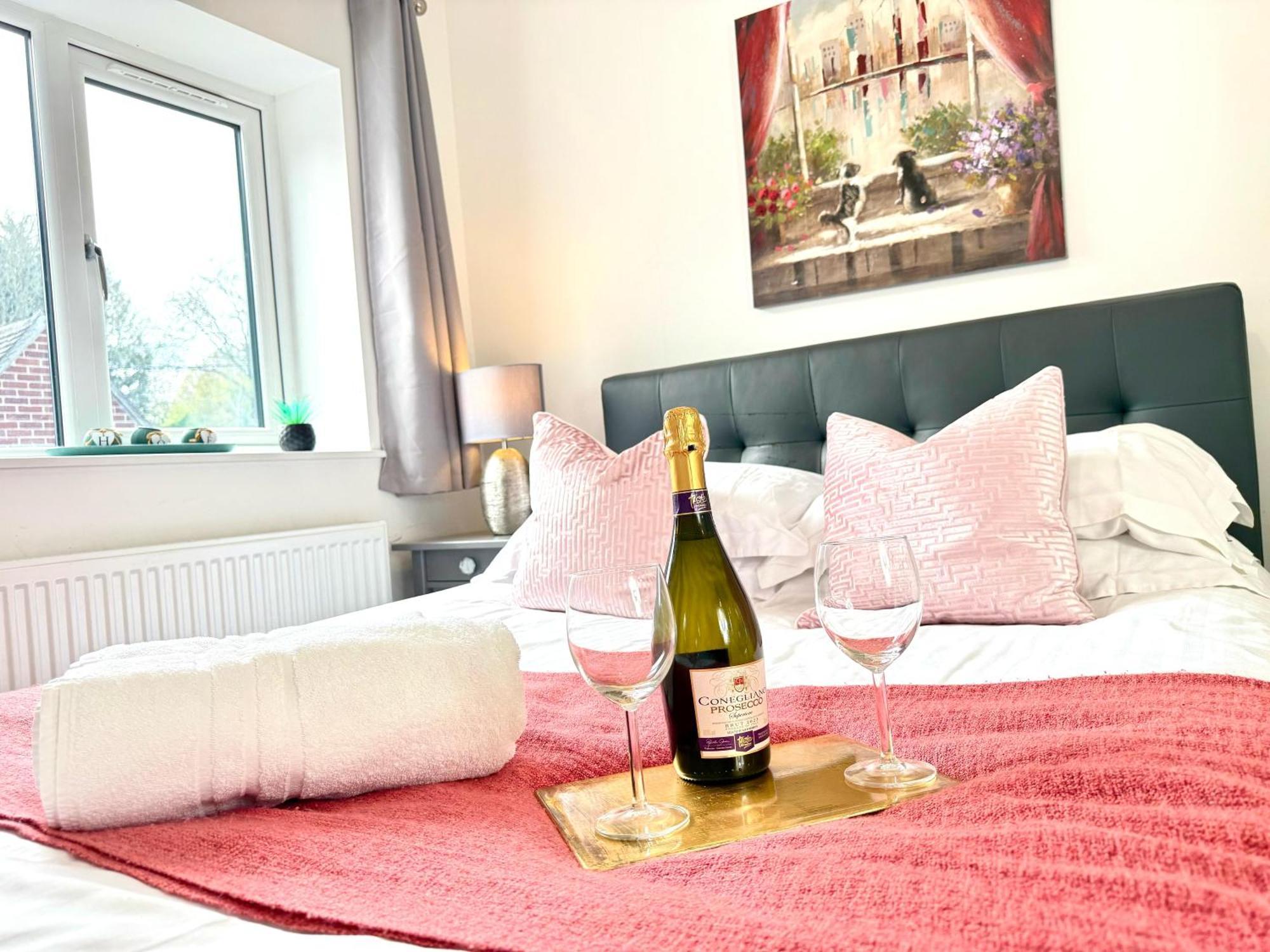Walnut Flats-F5, Stylish 1-Bedroom - Parking, Netflix, Wifi - Close To Oxford, Bicester & Blenheim Palace Kidlington Bagian luar foto