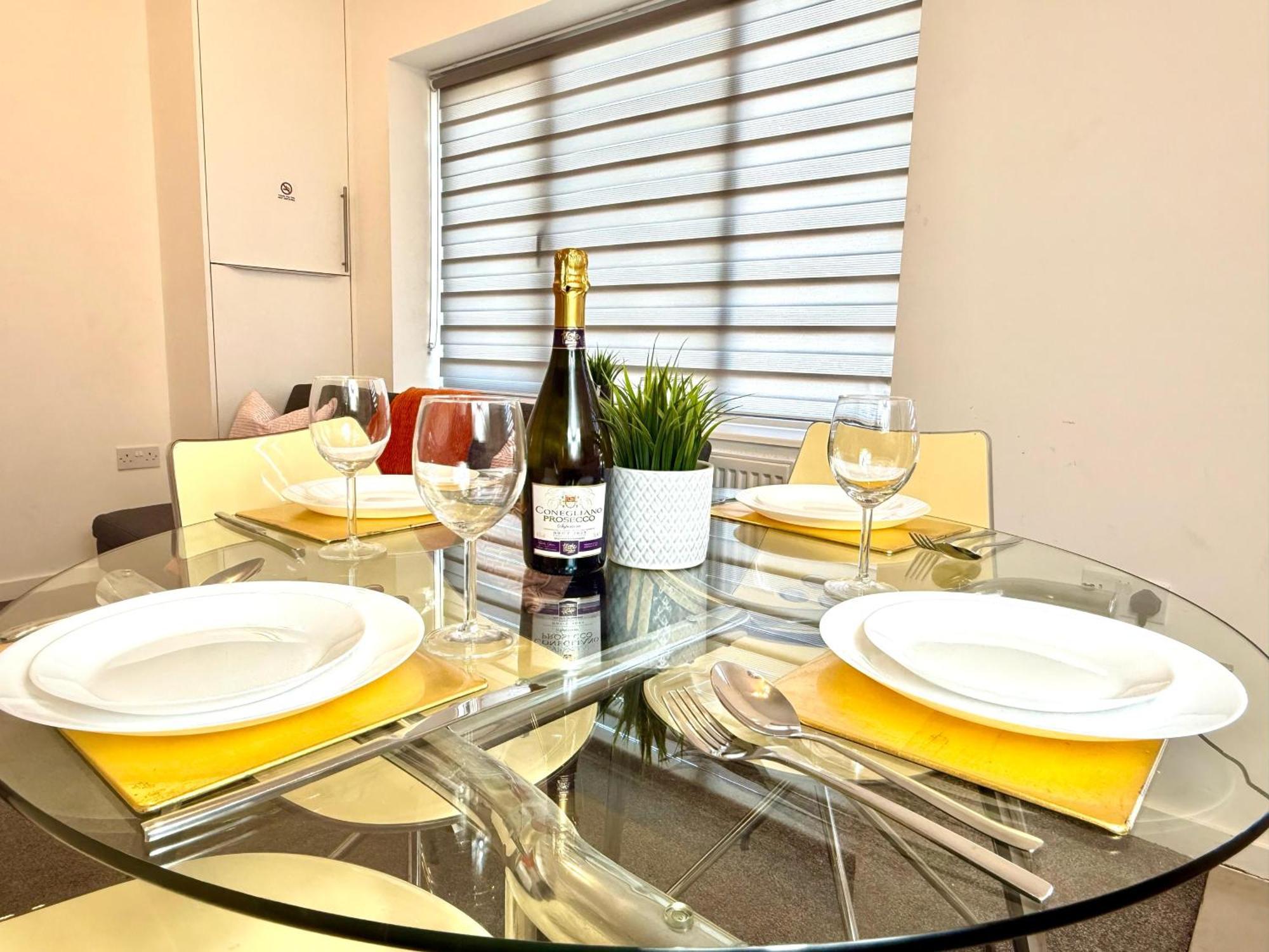 Walnut Flats-F5, Stylish 1-Bedroom - Parking, Netflix, Wifi - Close To Oxford, Bicester & Blenheim Palace Kidlington Bagian luar foto