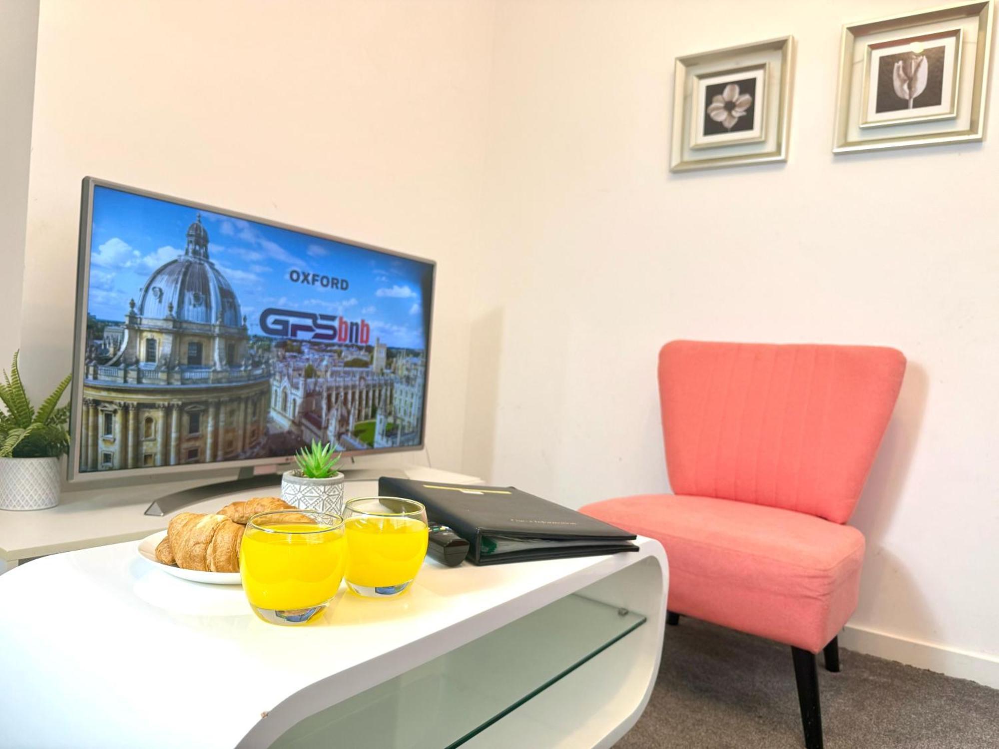 Walnut Flats-F5, Stylish 1-Bedroom - Parking, Netflix, Wifi - Close To Oxford, Bicester & Blenheim Palace Kidlington Bagian luar foto